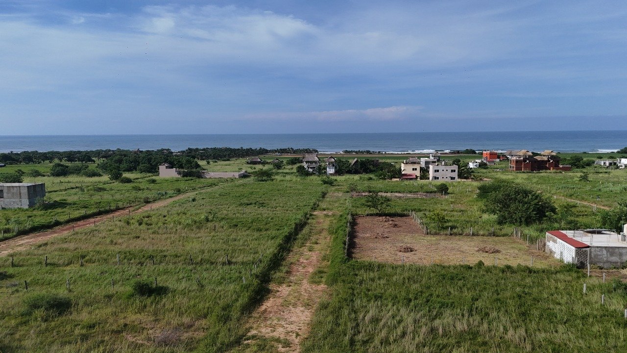 Lote 8 MZ3 Olas del Pacífico